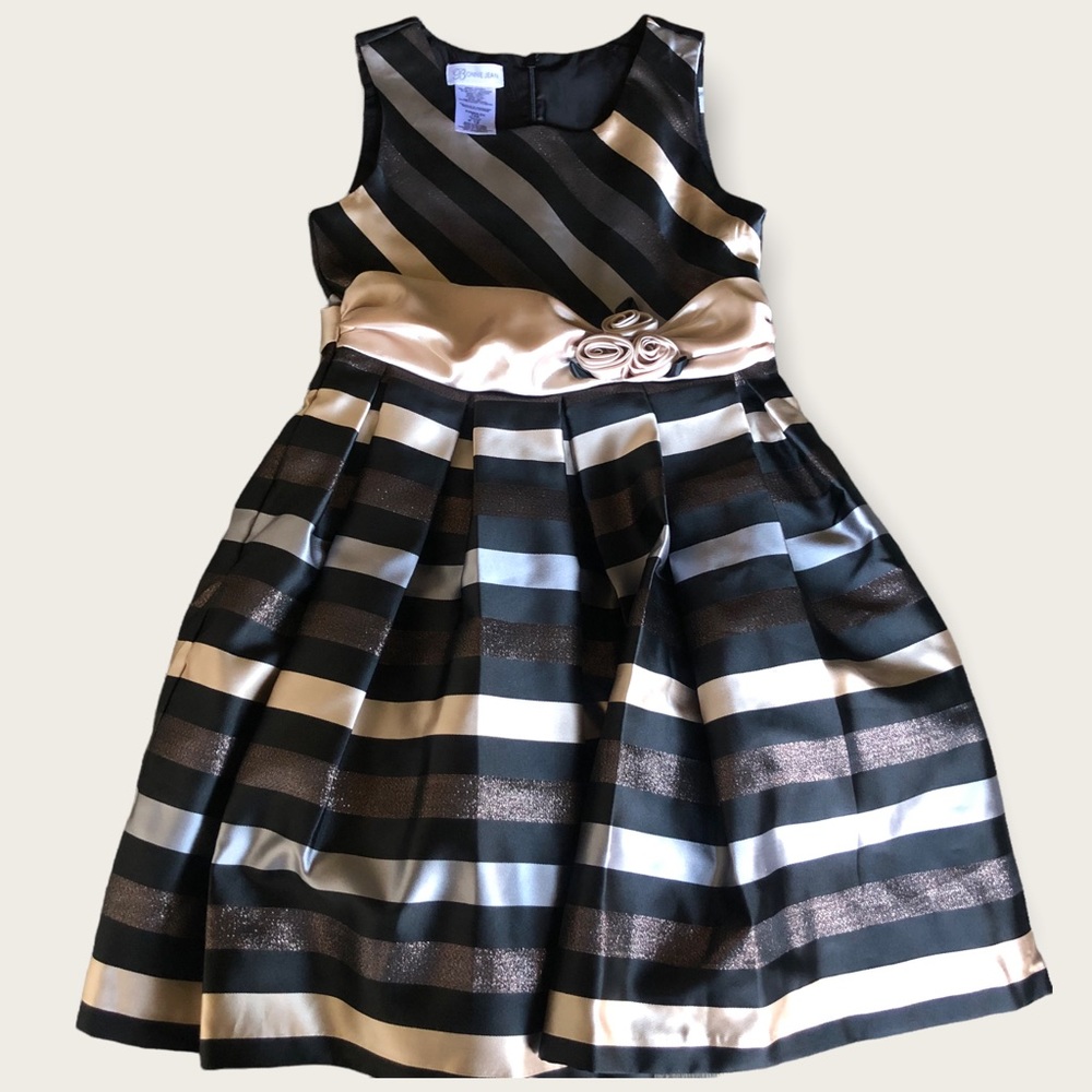 SOLD ON Ⓜ️ Bonnie Jean Short sleeved party dress with hi low hem and bow.